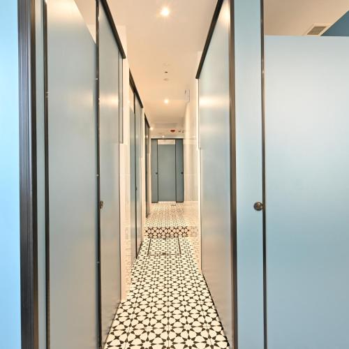 dream chaser boutique capsule hotel