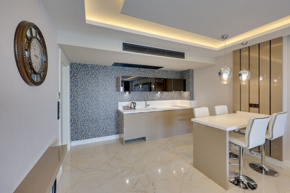 ege birlik seasight suites
