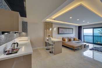 ege birlik seasight suites