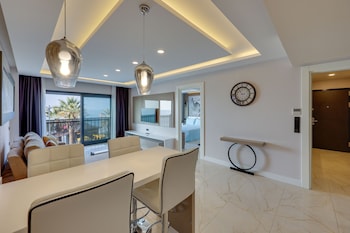 ege birlik seasight suites