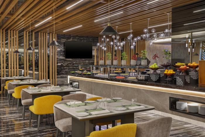 holiday inn and suites al khobar an ihg hotel