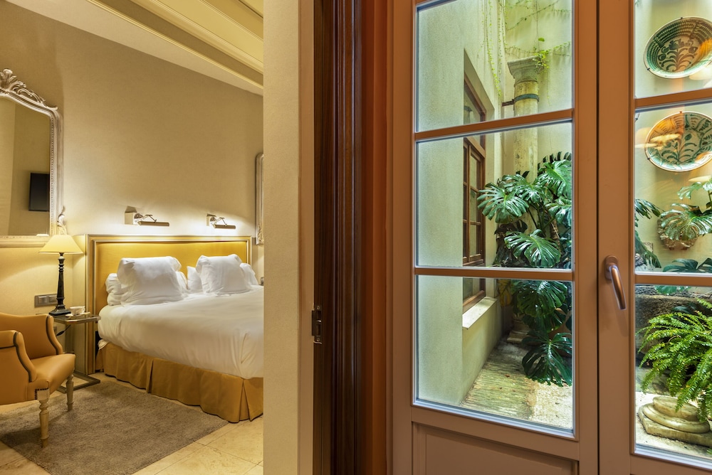 hotel boutique casa del poeta sevilla