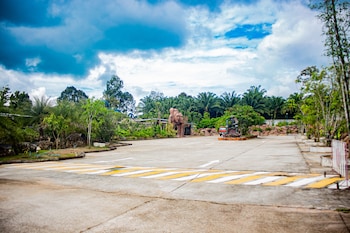 saline hot spring resort