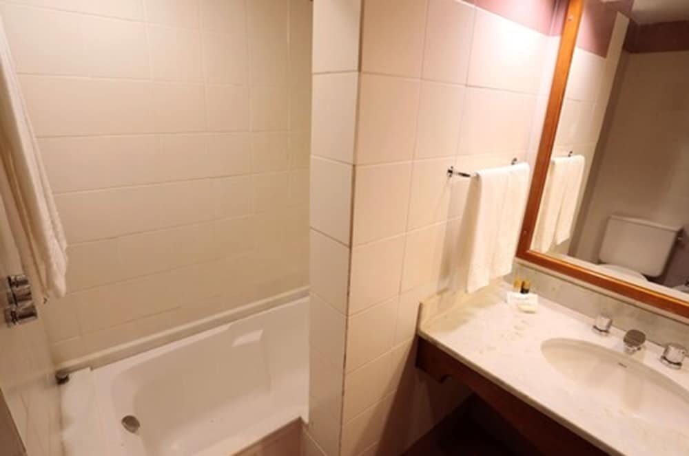 tri hotel canela