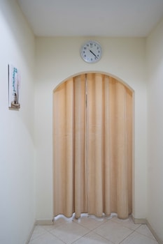 robin hostel for males