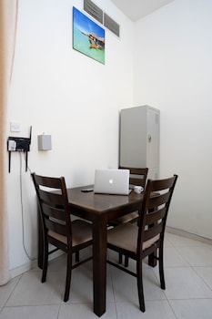 robin hostel for males