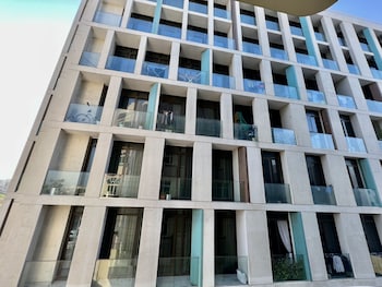 robin hostel for males