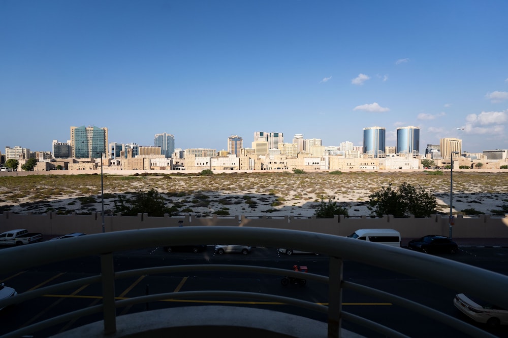 robin hostel for males