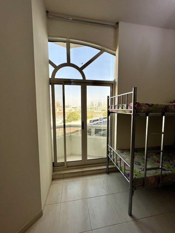 robin hostel for males