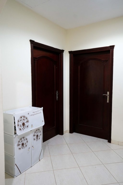 robin hostel for males