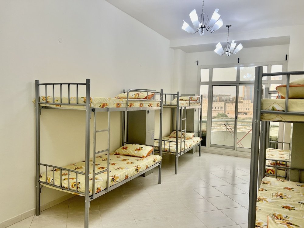 robin hostel for males