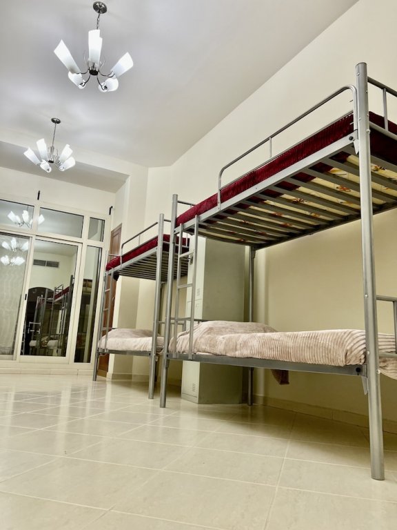 robin hostel for males