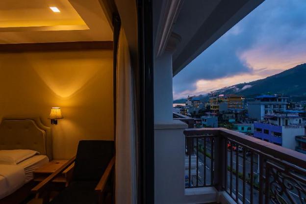 hotel fewa trip