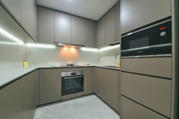 eaton residence klcc