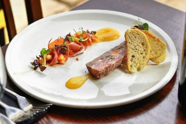 the narrowboat at weedon