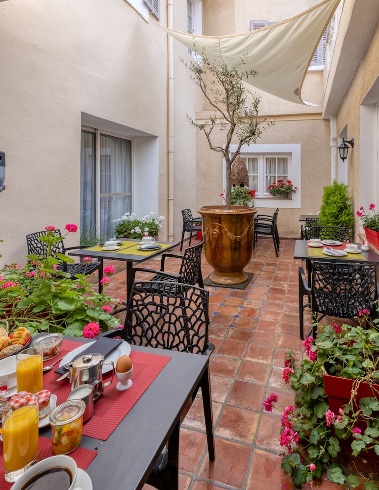 best western le comtadin