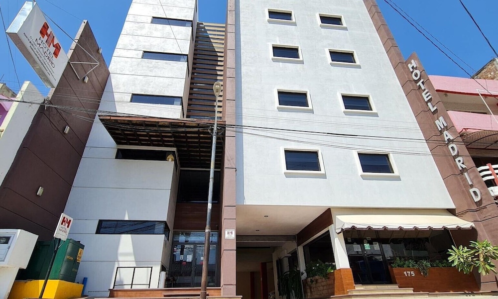 hotel madrid tuxtla