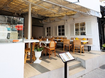 la vista patong hotel