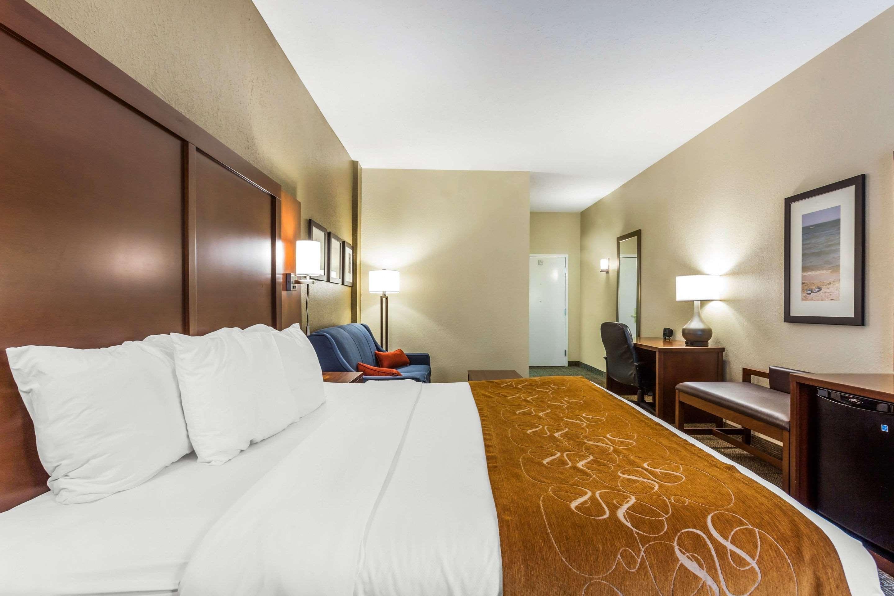 Comfort Suites,Garden City Beach>>Conway,3 star