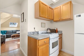 victorian home w loft style apt in old town