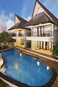 Flamingo Dewata Pool Villa,Kuta>>Bali,4 star