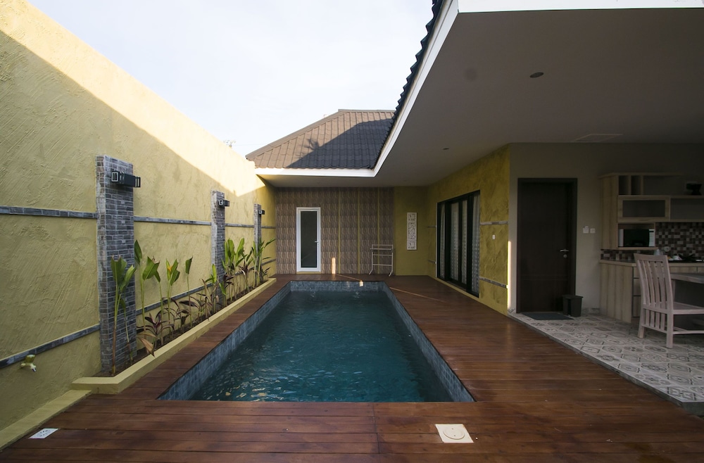 flamingo dewata pool villa