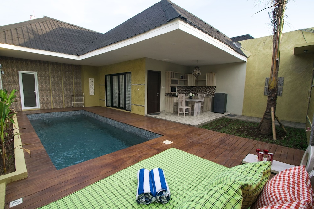 flamingo dewata pool villa