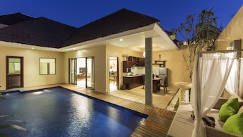 flamingo dewata pool villa