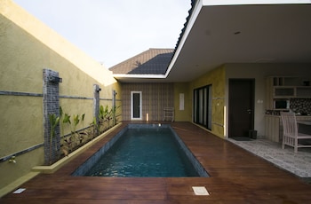 flamingo dewata pool villa