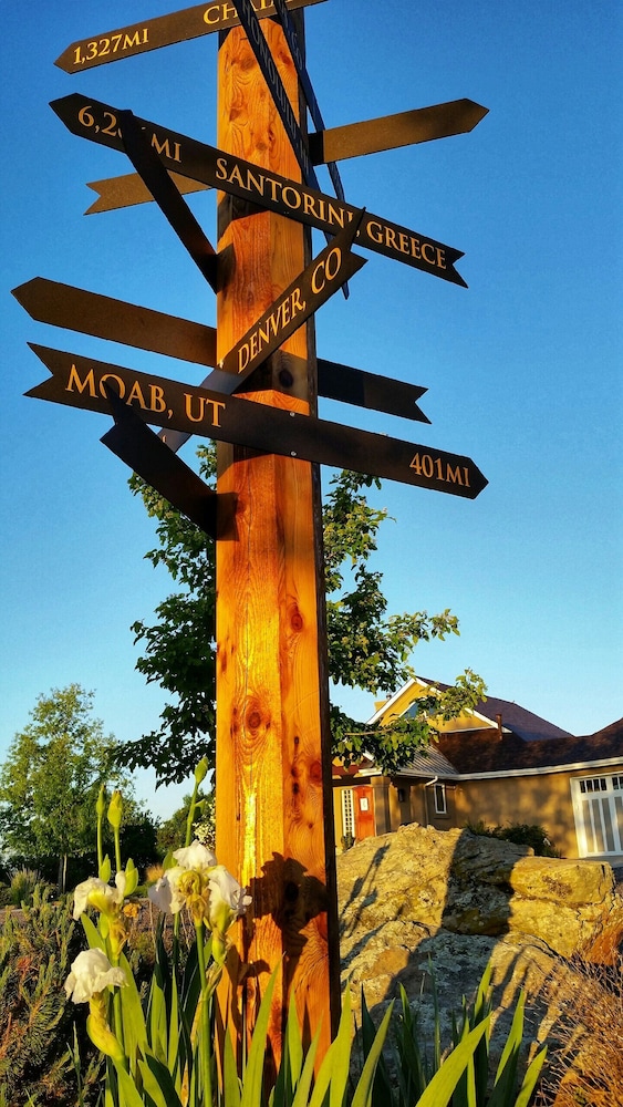 llama stay at spooky tooth ranch mtn views