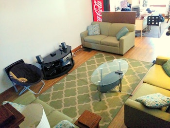 The Wayfaring Buckeye Hostel,Franklin>>Columbus,2 star