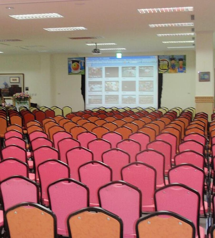 lakeside resort hotel