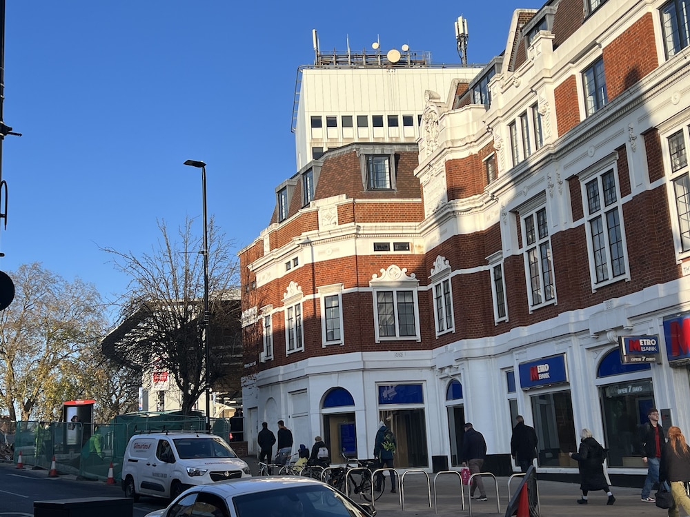 entire studio apartment london