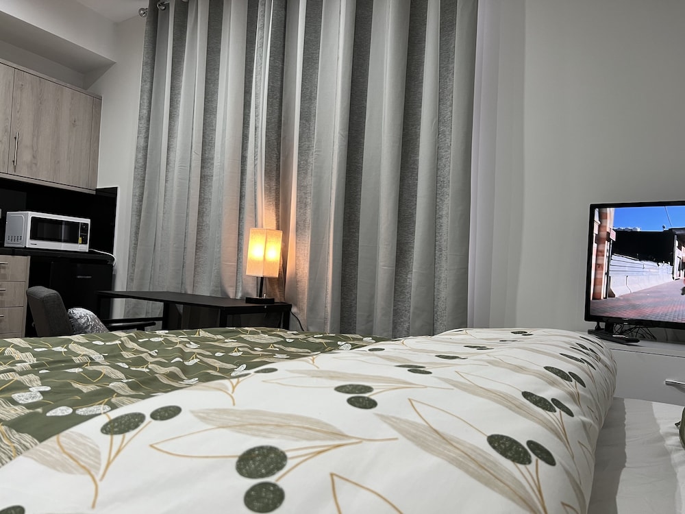 entire studio apartment london