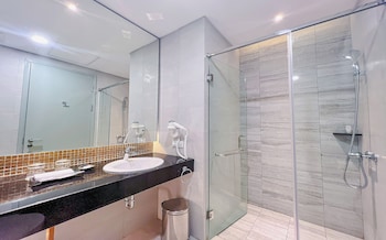 leedon hotel and suites surabaya