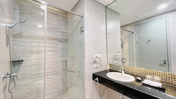 leedon hotel and suites surabaya