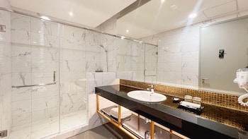 leedon hotel and suites surabaya