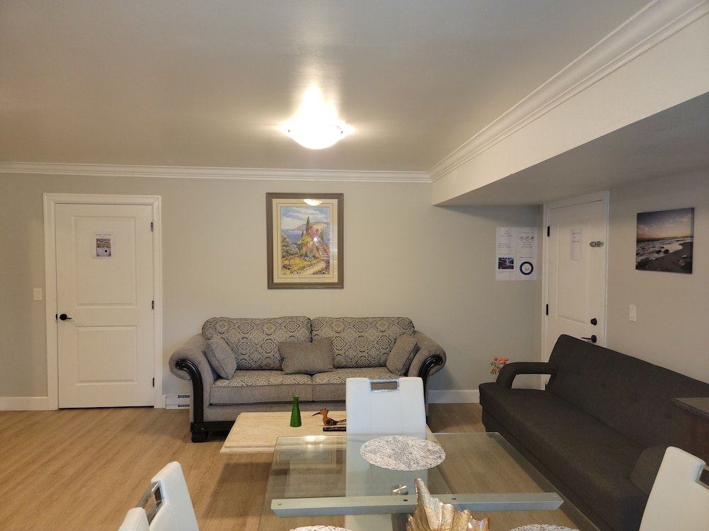 Oscar Inn & 2Bd Suite Up To 6 People Private,Canada>>Abbotsford,4 star