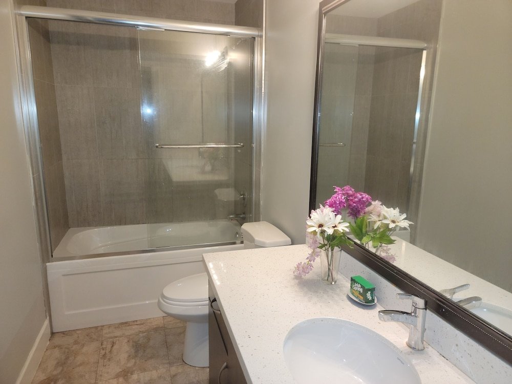 Oscar Inn & 2Bd Suite Up To 6 People Private,Canada>>Abbotsford,4 star