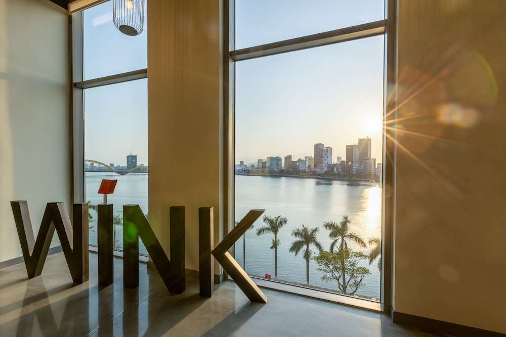 wink hotel danang riverside