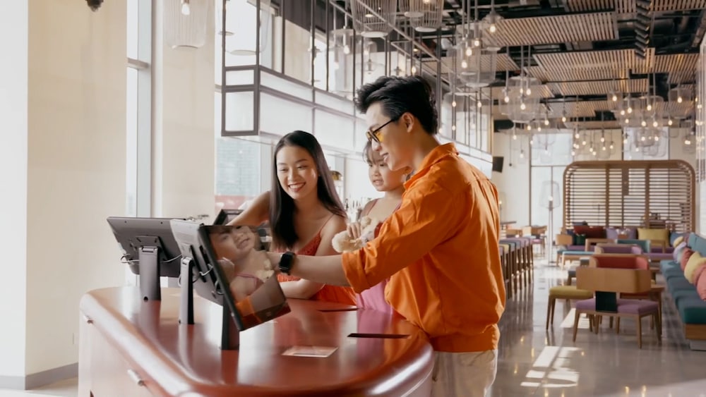 wink hotel danang riverside