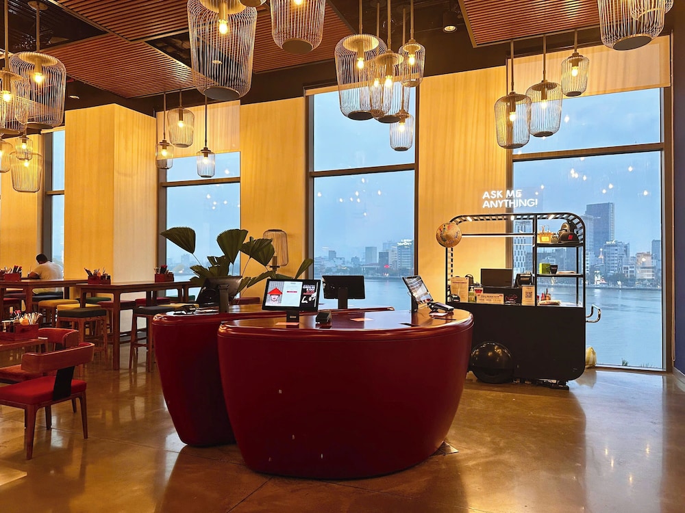 wink hotel danang riverside