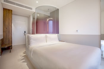 wink hotel danang riverside