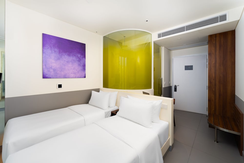 wink hotel danang riverside