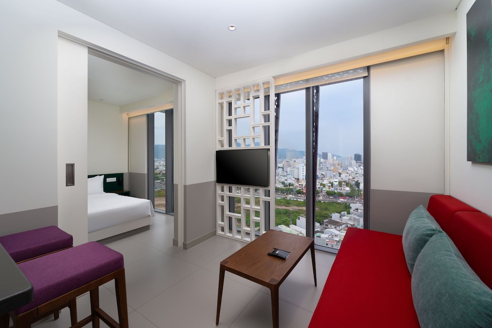 wink hotel danang riverside