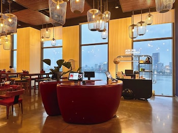 wink hotel danang riverside