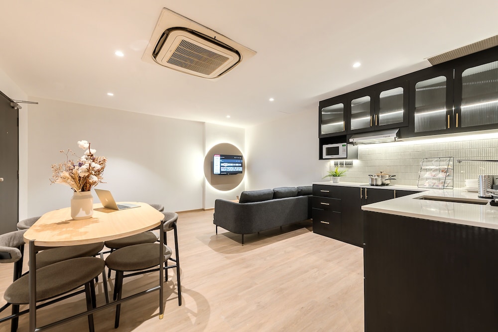 owen house by hmlet