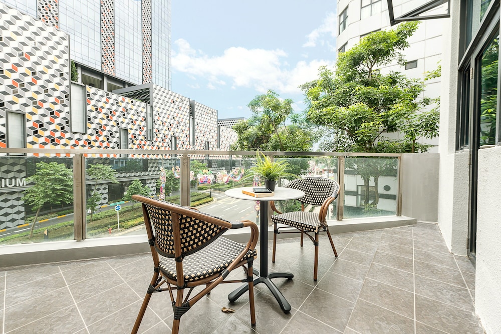 owen house by hmlet
