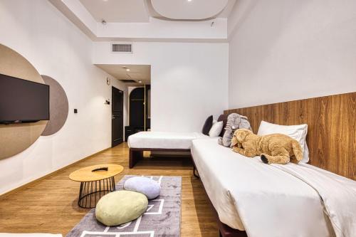 owen house by hmlet