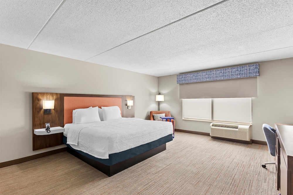 hampton inn and suites bolingbrook
